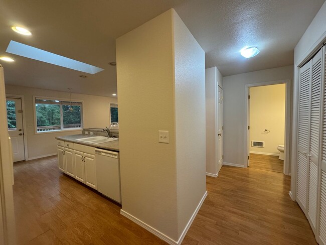 Photo - Home Sweet Home! 2 bedroom in Gig Harbor!