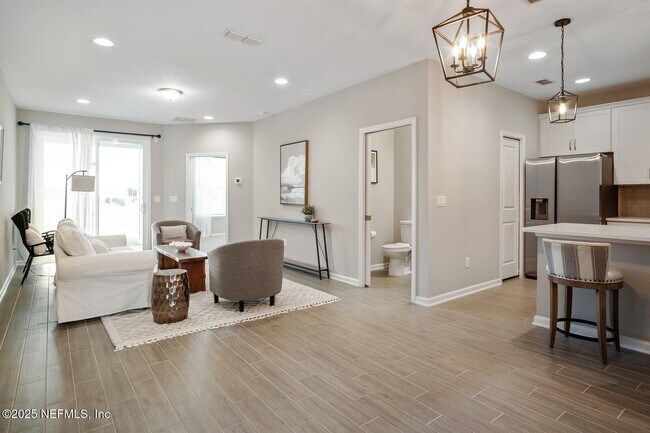 Photo - 698 Cherry Elm Dr