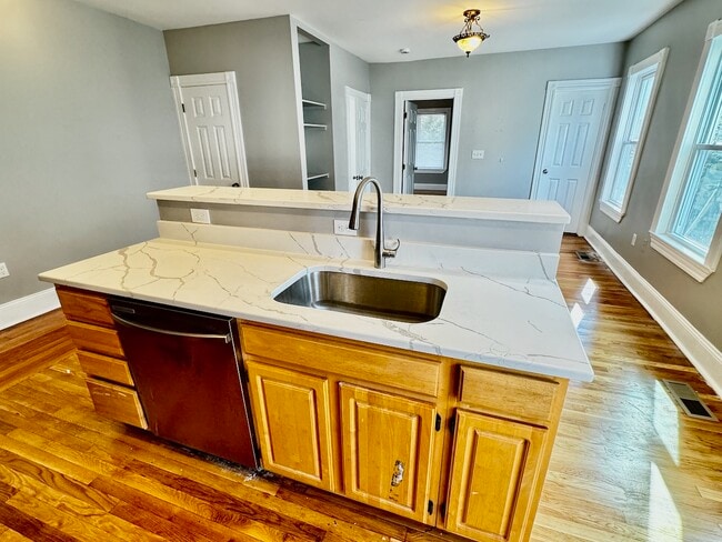 Photo - 33 Adamson St