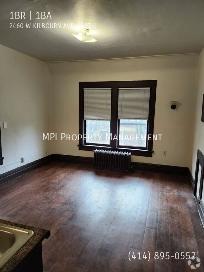 Building Photo - 2460 W Kilbourn Ave Unit APT 4