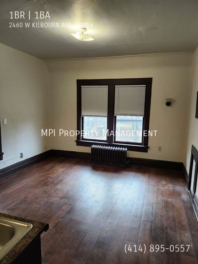 Photo - 2460 W Kilbourn Ave Unit APT 4