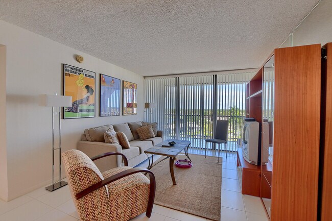 Photo - 7754 Lakeside Blvd Unidad 483