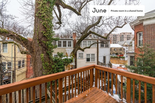 Photo - Room in Shared 7 bed/3.5 bath home Unidad 2C