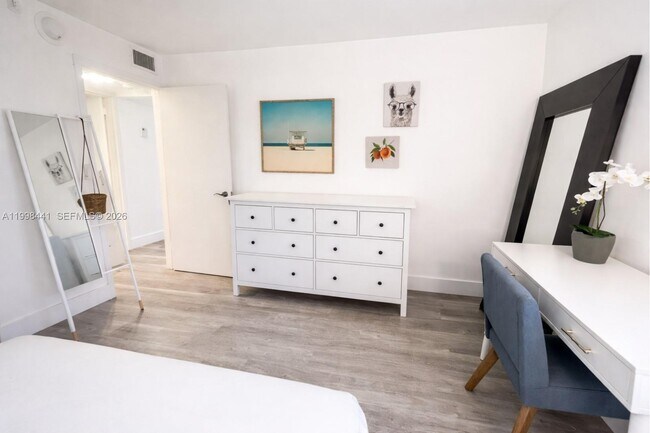 Photo - 1035 West Ave Unidad 707