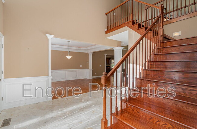 Photo - 10336 Nash House