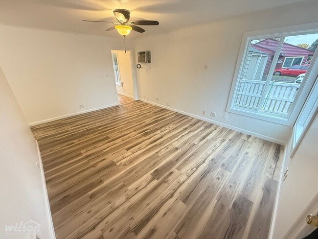 Photo - 1420-1420 Queen Ave Unidad 1418