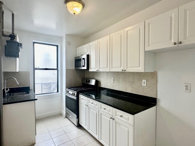 Photo - 709 W 176th St Unit 4F