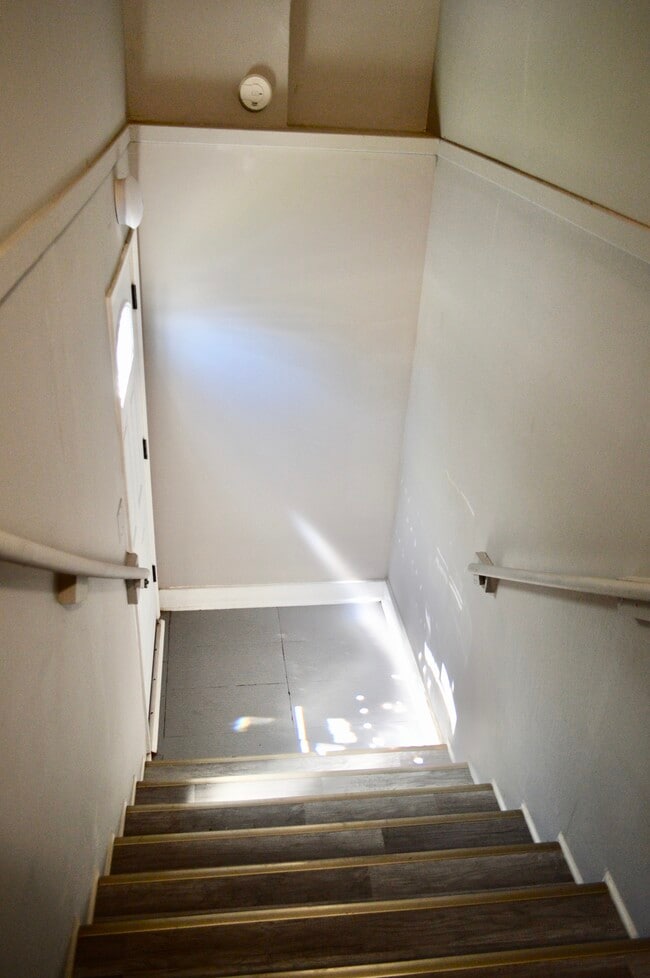 Building Photo - 522 W 81st St Unit 1 Rental