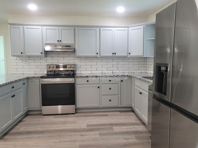 Photo - 407 Hemlock St