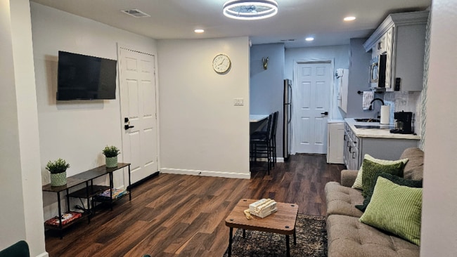 Photo - 222 Walnut St NW Unidad B