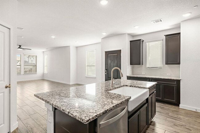 Photo - 2500 FOREST CREEK Dr