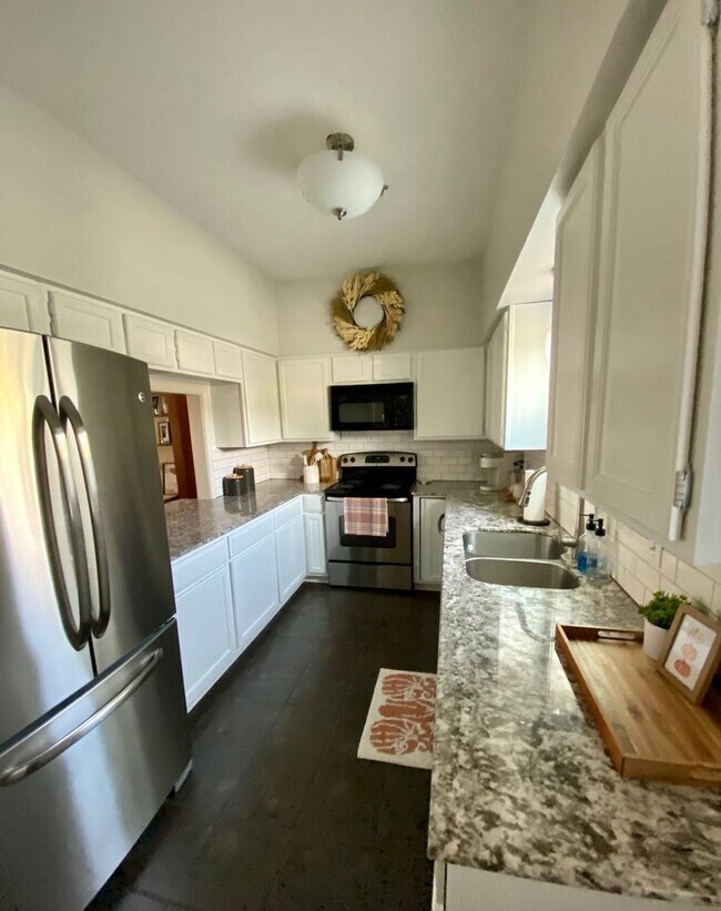 Photo - Townhome close to everything on Bayou Trace