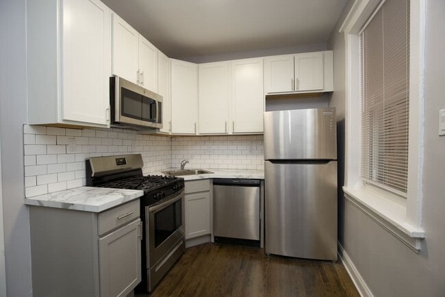 Photo - 6259 N Lakewood Ave Unidad 4