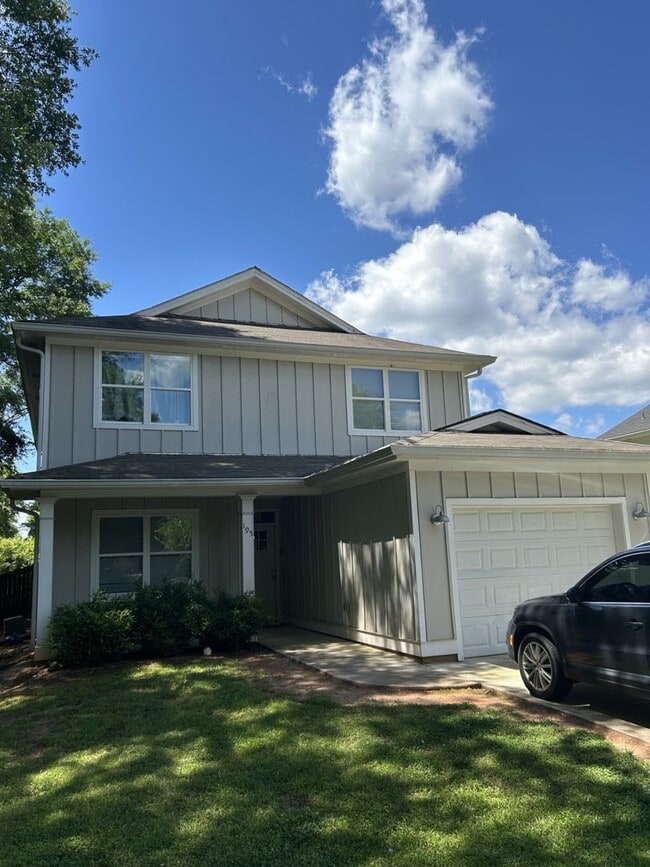 PRE-LEASING FOR AUGUST 2025! - PRE-LEASING FOR AUGUST 2025! House