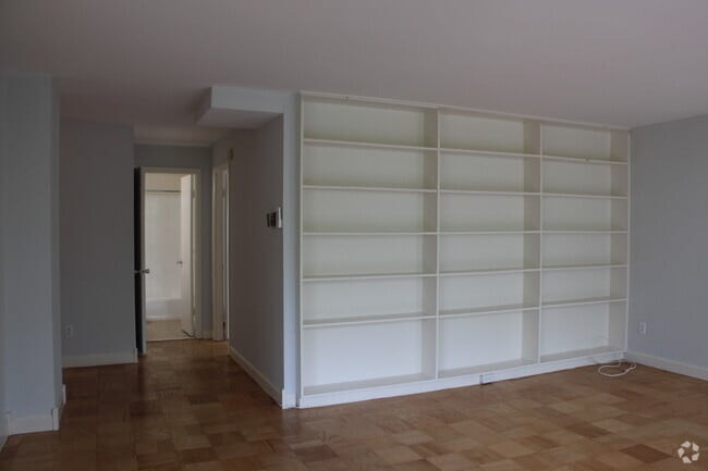 Building Photo - 1512 S Arlington Ridge Rd Unit 205 Rental