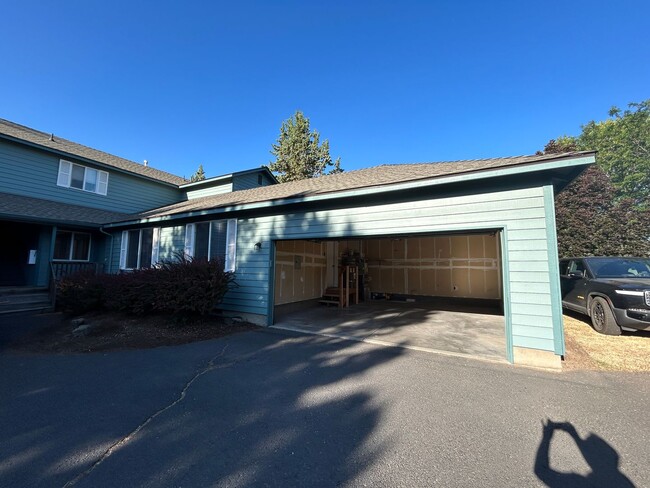 Photo - 1073 NE Hidden Valley Dr