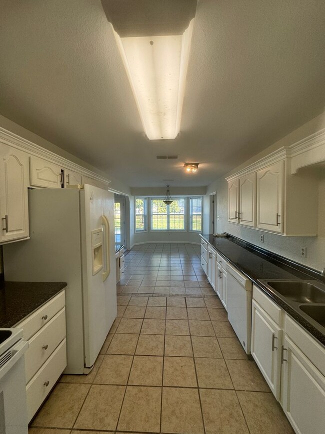 Photo - 3 Bedroom / 2 Bath with plenty of space. T...