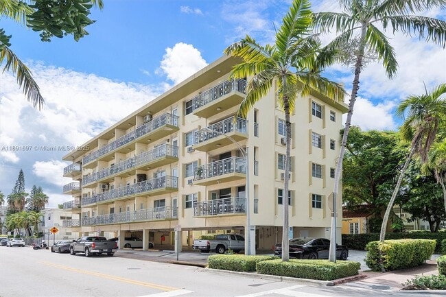 Building Photo - 851 Meridian Ave Unit 24