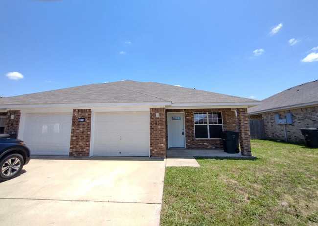 Building Photo - 2710 Seabiscuit Dr Unit A Rental