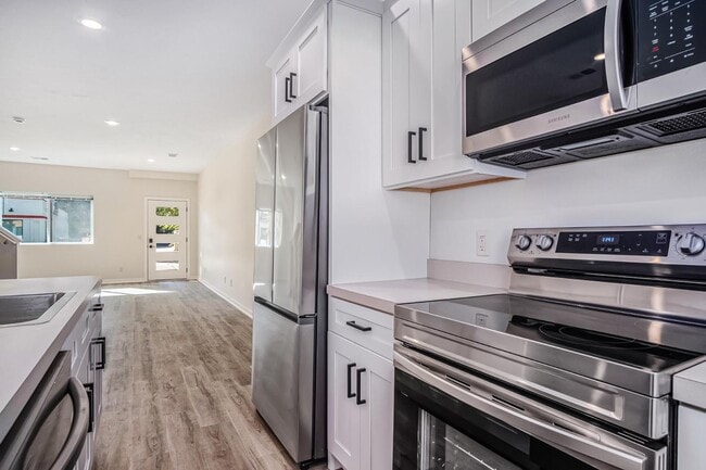 Photo - 901 Fulton St W