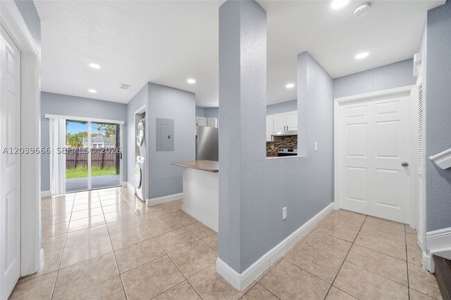 Photo - 902 SW 8th Pl
