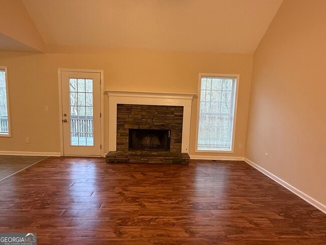 Photo - 175 River N Ct