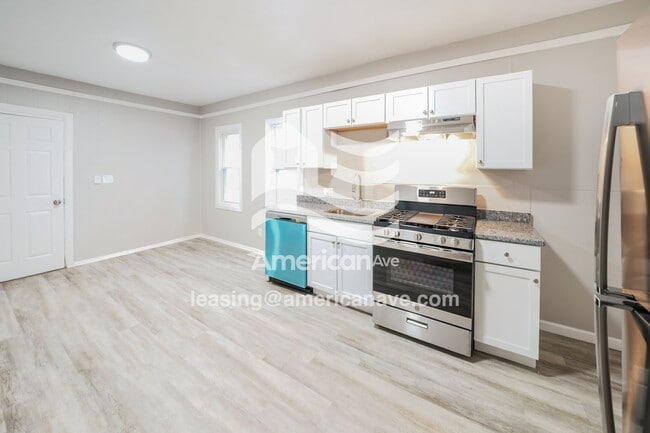 Photo - 593 Emerson St