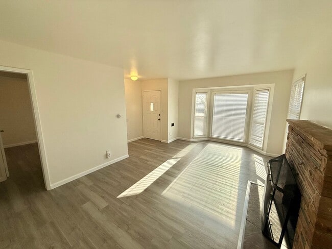 Photo - 5302 Churchward St Unidad 5304 1/2