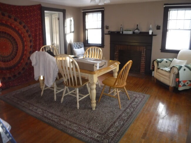 Photo - 32 College Ave