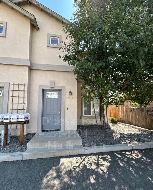 Photo - 408 10th St House