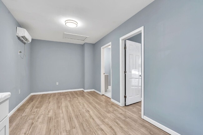 Photo - 1BR/1BA Triplex apartment home, move-in ready near downtown Spartanburg.... $750/mo** Unit B