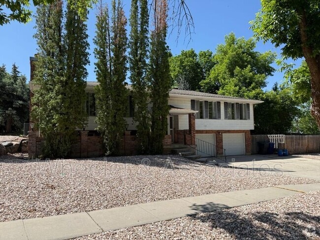 Building Photo - 1597 Navajo Dr Rental