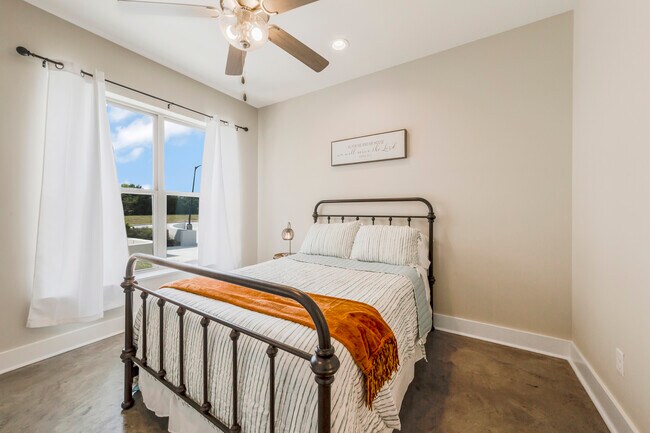 sample - 107 Centre Sarcelle Blvd