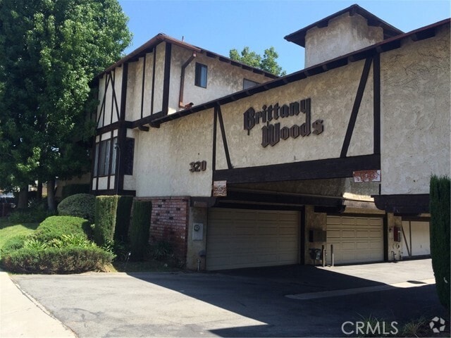 Building Photo - 320 N Marguerita Ave Rental