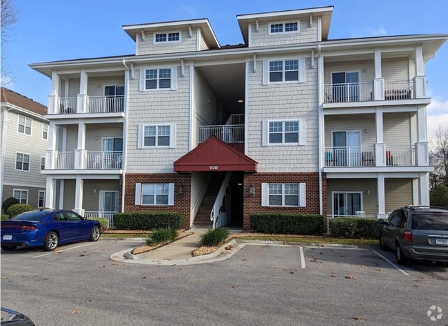 Building Photo - 920 Southmoor Dr Rental