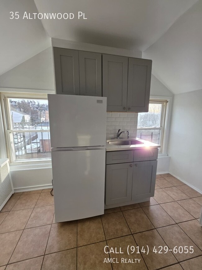 Building Photo - 35 Altonwood Pl