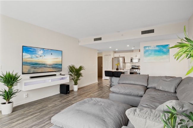 Photo - 1240 India St Unidad 2103