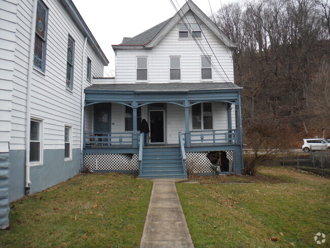 Building Photo - 16 Schubert St Rental