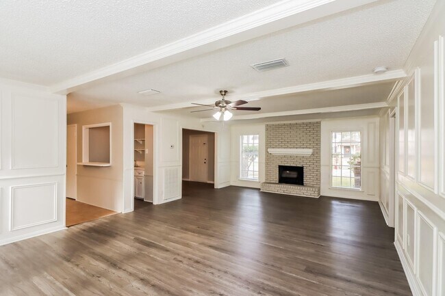 Photo - 3823 Glenheather Dr