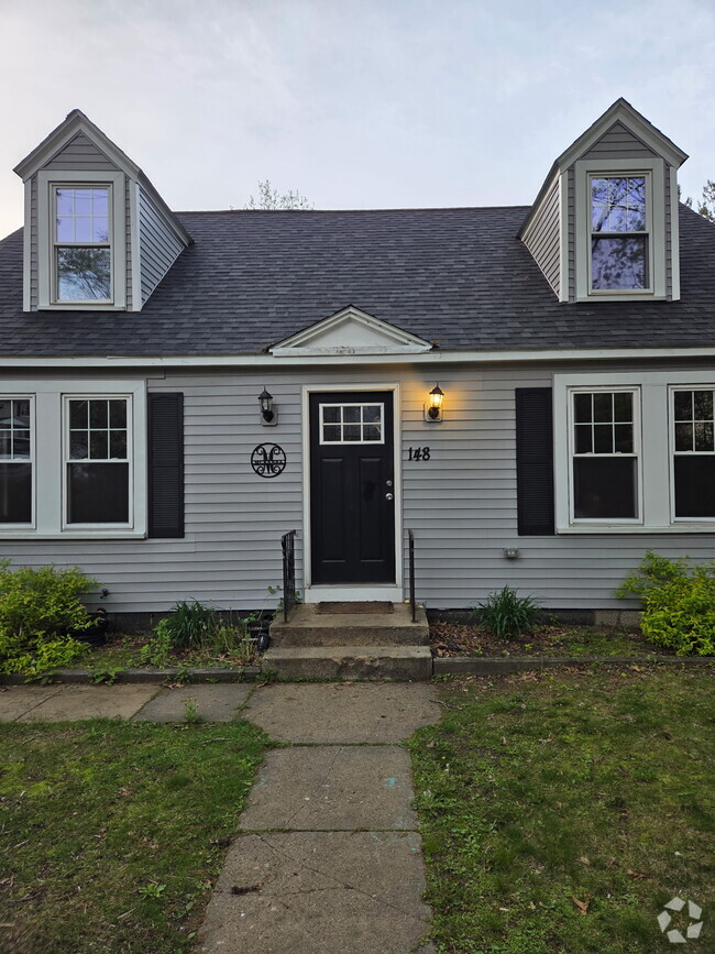 Building Photo - 148 Leicester St Rental