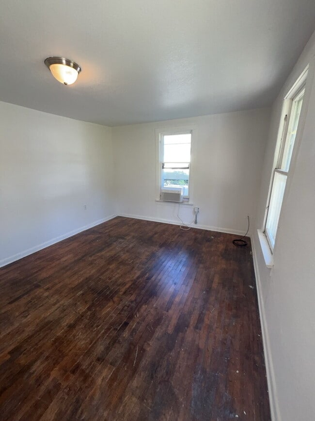 Photo - 403 N Bridge St
