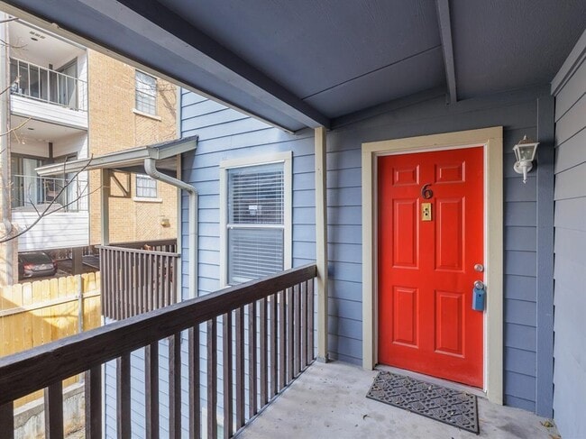 Photo - 3004 Speedway Unit 6