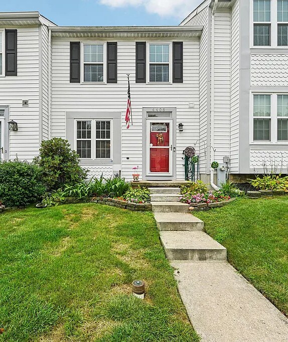 Photo - 4408 Danbury Sq Townhome