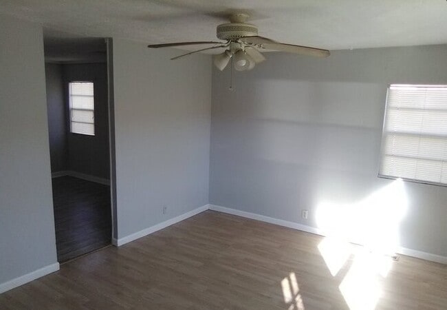 Photo - 137 Latimer Rd Unit 137
