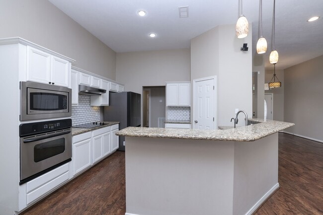 Photo - 105 Lawrence Marshall Dr