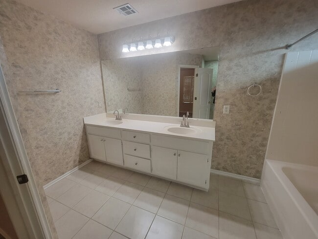 Photo - 4608 Midway Dr