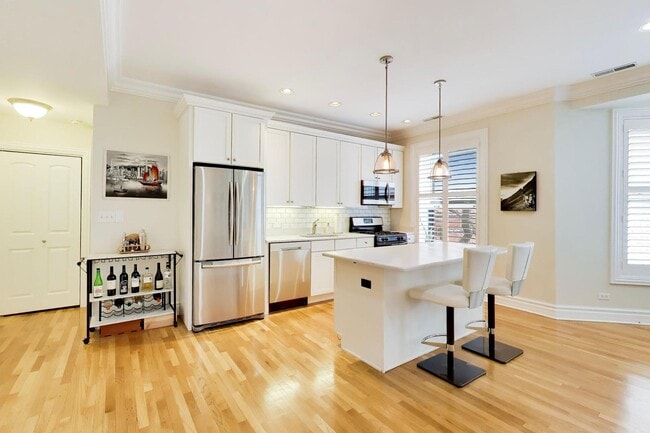 Photo - 1701 N Crilly Ct Unit 2E