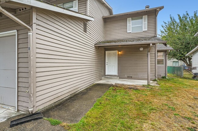 Photo - 2025 C St SE Unit B