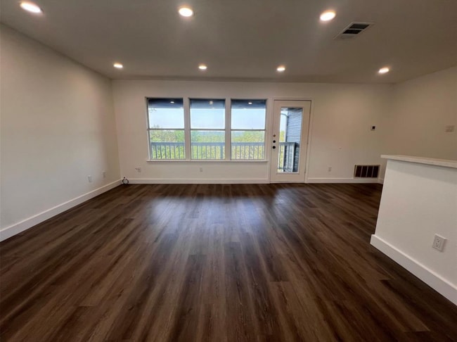 Photo - 450 Shady Bluff Dr Unit D