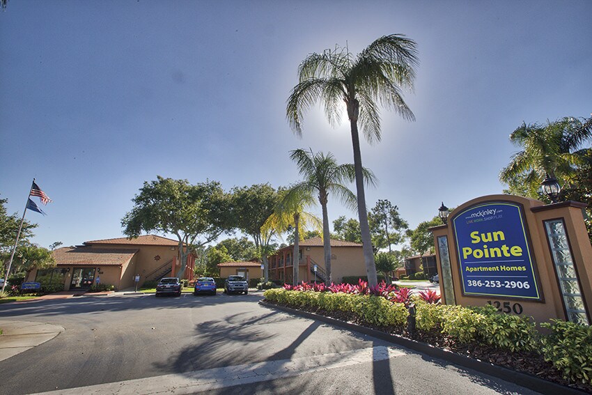 Sun Pointe Apartments Off Campus Housing Daytona Beach Fl Schedule A Tour Today Sun Pointe Apartments